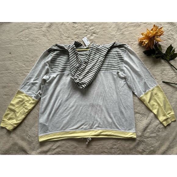 Maurices Hooded Top NWT Size 1 - Picture 7 of 7